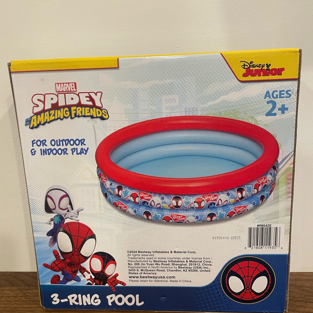 Spidey and friends blow up pool - Picture 2 of 2